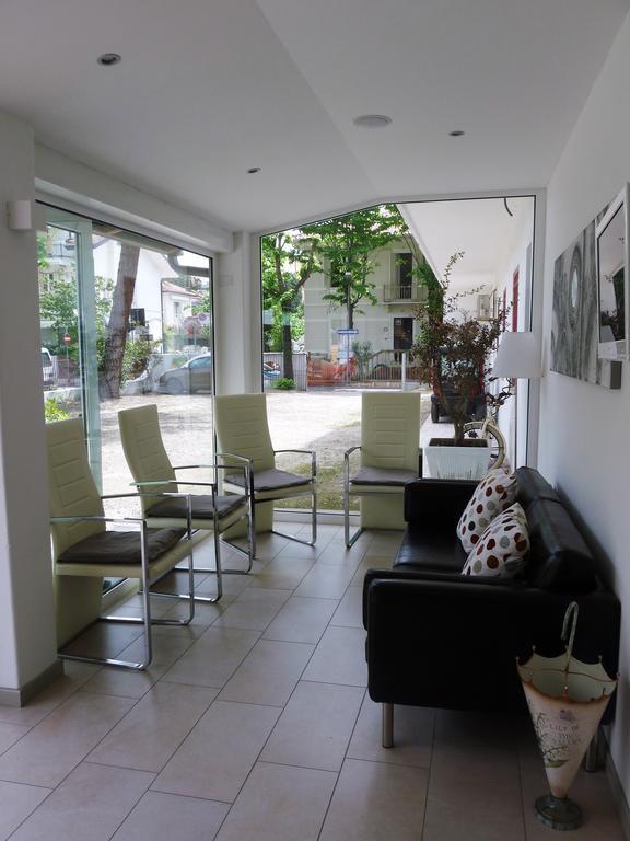 Hotel Pierre Riccione Exterior photo