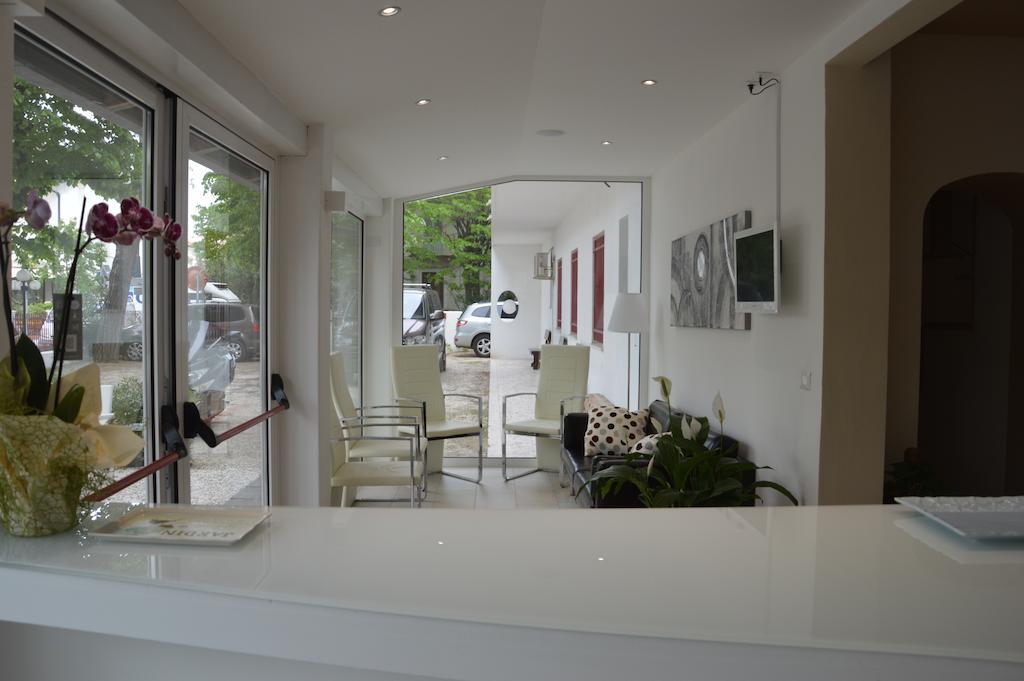 Hotel Pierre Riccione Exterior photo