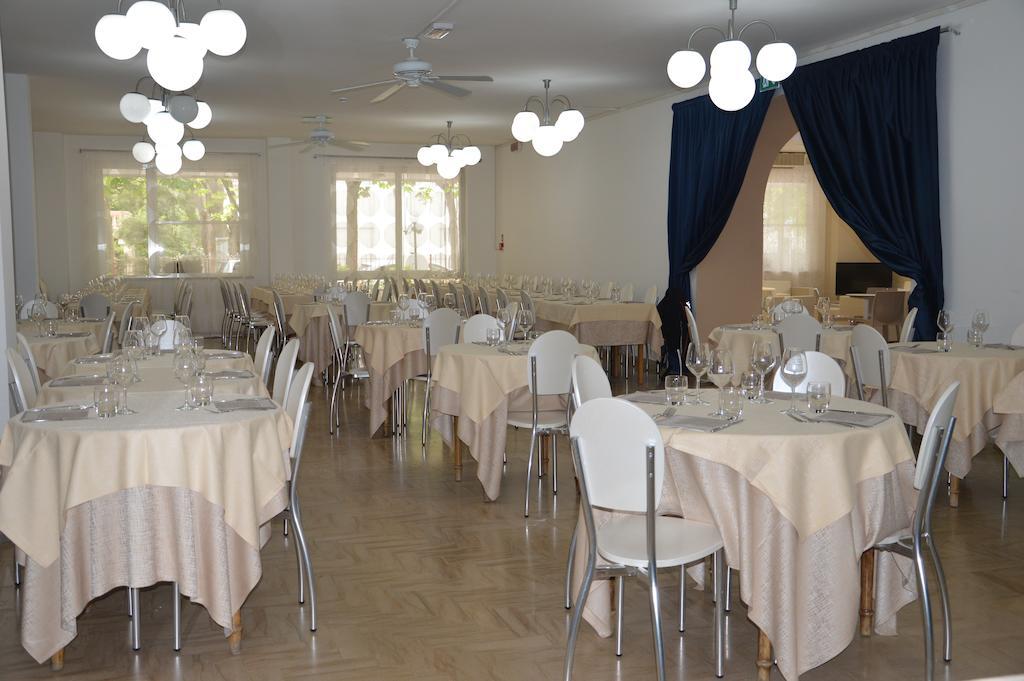 Hotel Pierre Riccione Exterior photo