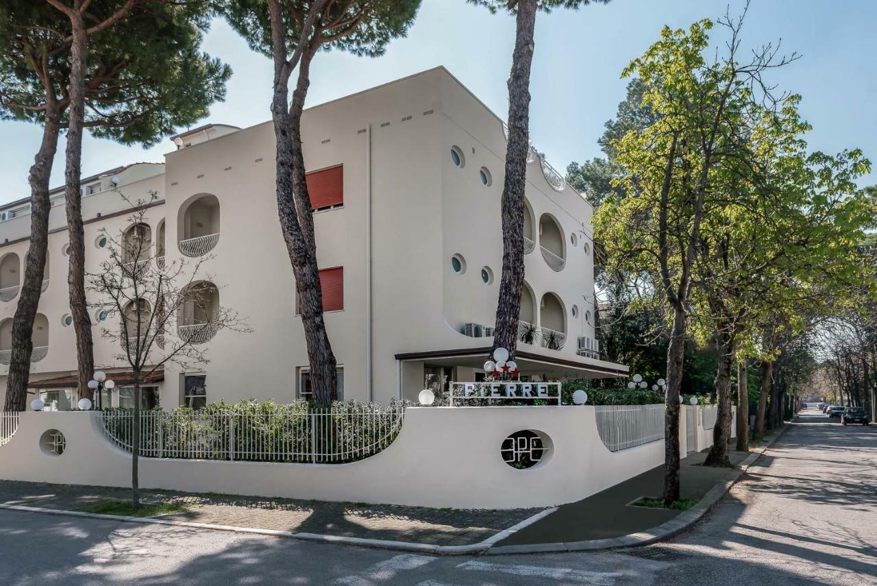 Hotel Pierre Riccione Exterior photo