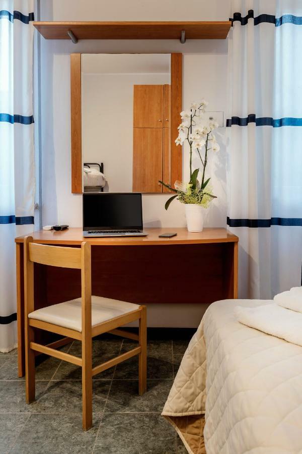 Hotel Pierre Riccione Exterior photo