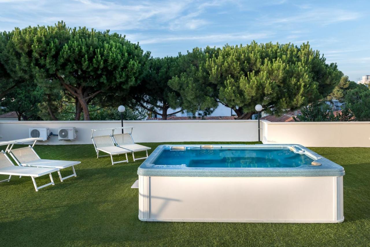 Hotel Pierre Riccione Exterior photo